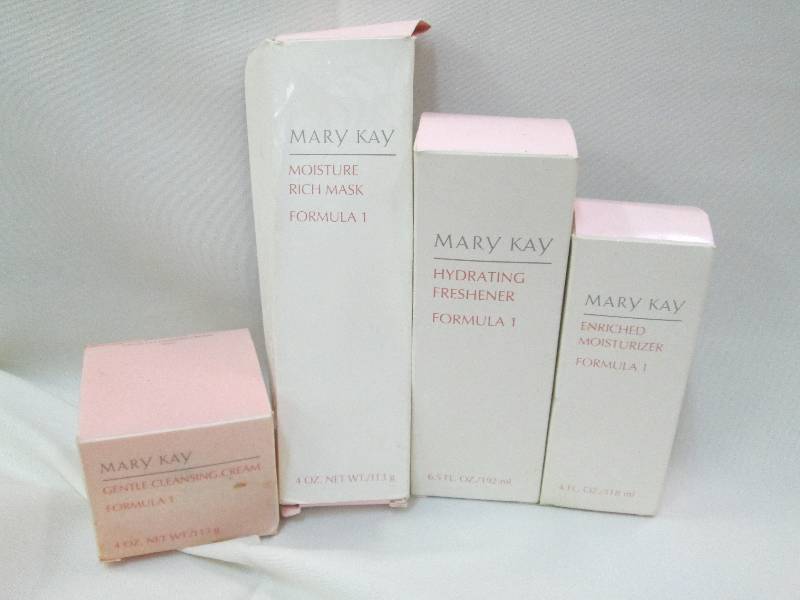 lot 11 image: Mary Kay Gentle cleansing cream, Mo...