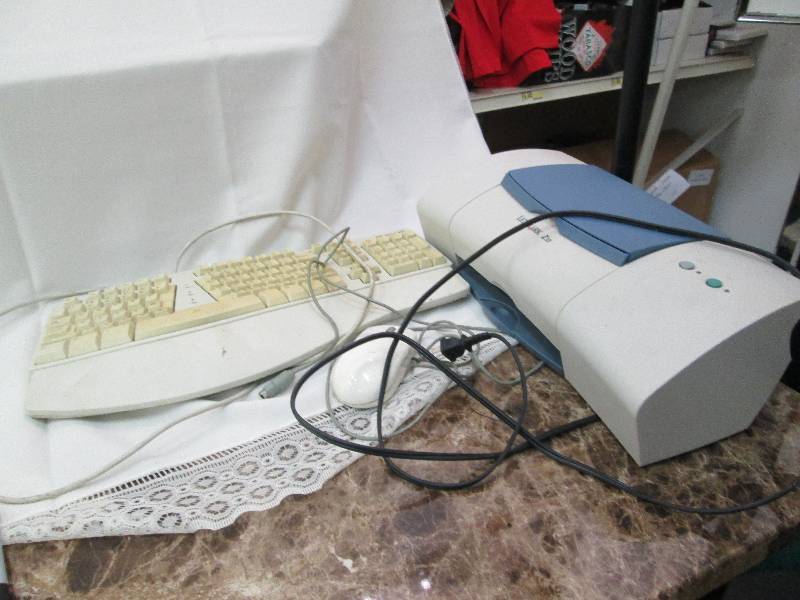 lot 27 image: Microsoft keyboard and Lexmark z33 ...