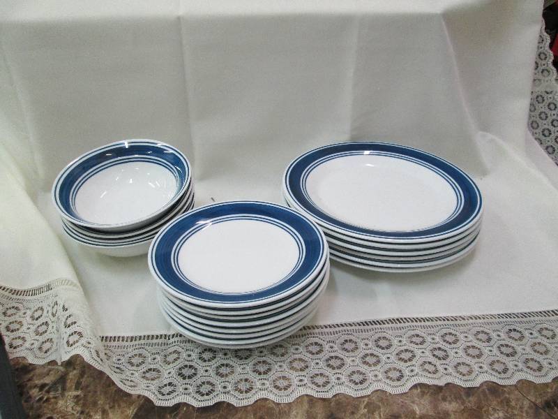 lot 33 image: Mainstays dishes 6-large plates, 8-...