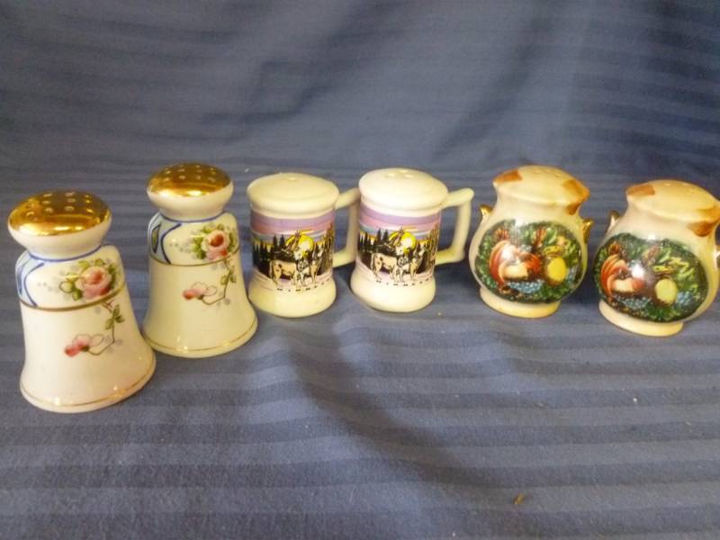 Salt & Pepper Shakers