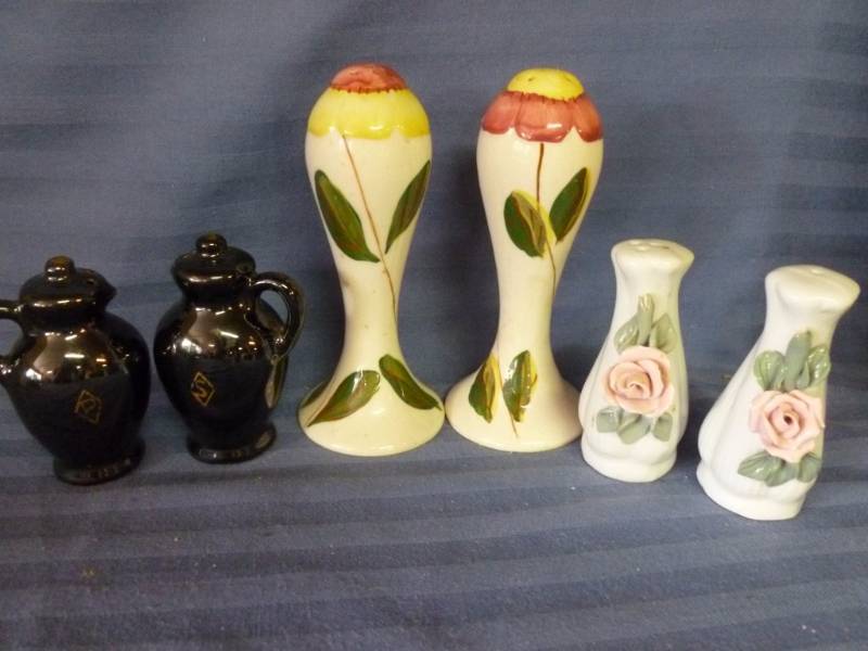 Salt & Pepper Shakers