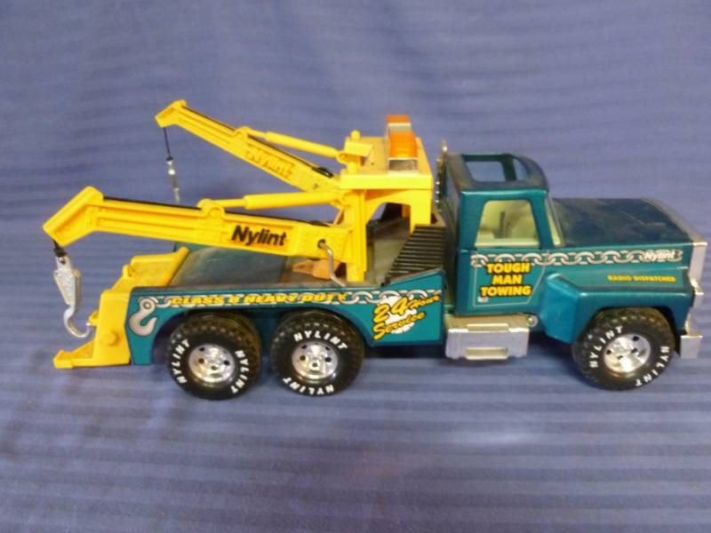 Nylint Tow Truck