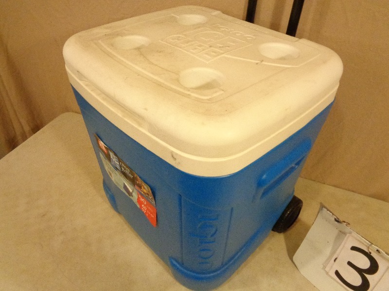 Igloo 60 qt Rlling Cooler
