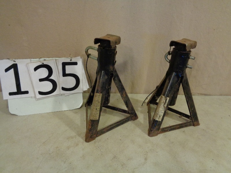 2 Jack Stands