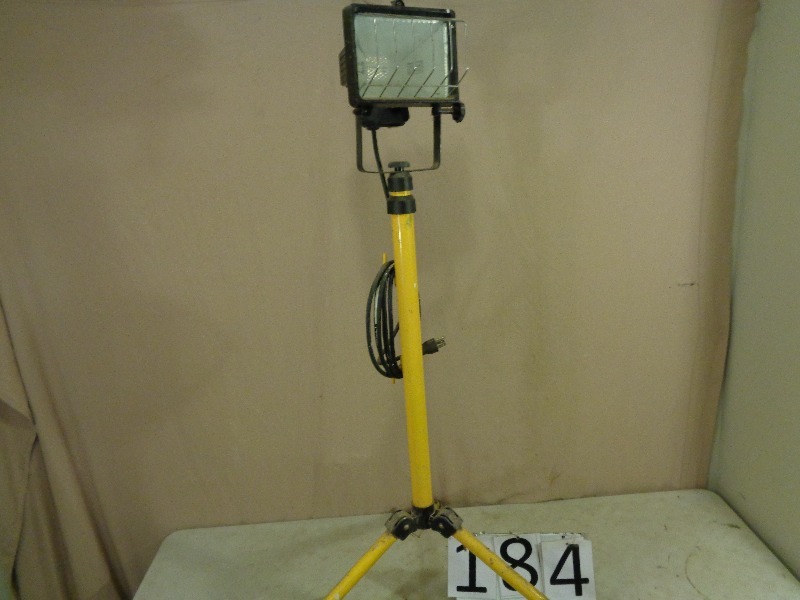 Halogen Work Light on Tripod