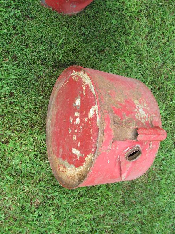 lot 30 image: Vintage gas can