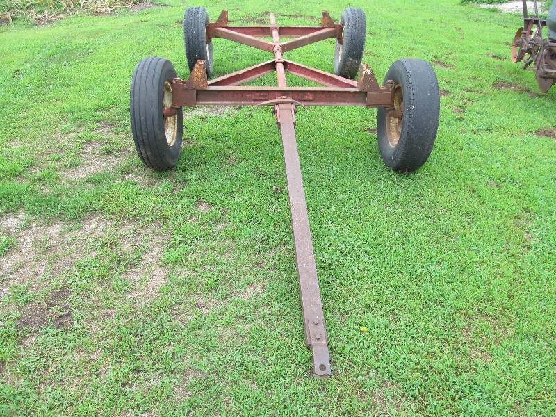 lot 35 image: International 4 Wheel Wagon