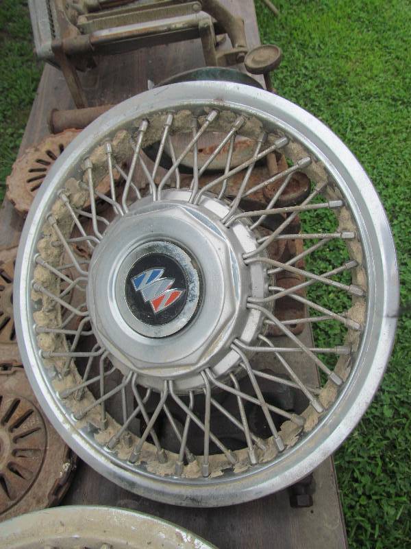 lot 53 image: Buick wheel covers