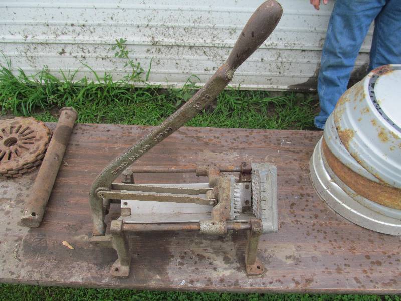 lot 60 image: Vintage French Fry Maker