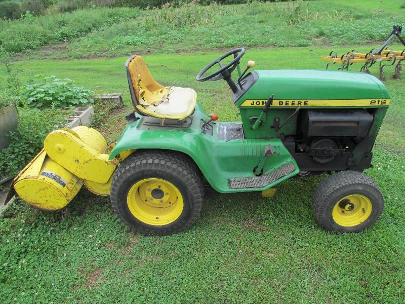 lot 77 image: John Deere 212 Riding Mower & Tiller