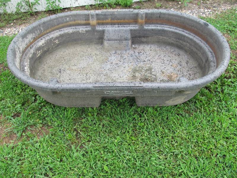 lot 78 image: Water Trough