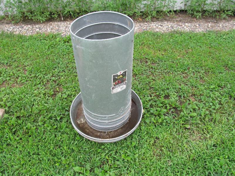 lot 80 image: Feeder