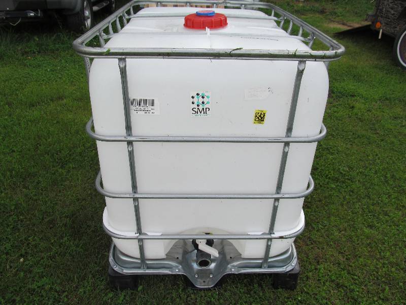 lot 29 image: 150 Gallon reinforced water tank
