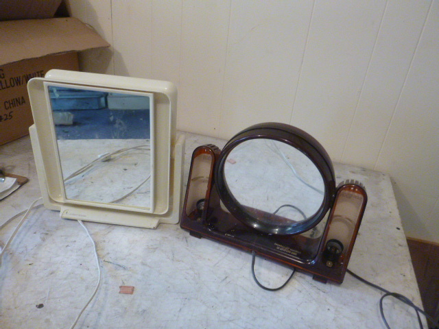 lot 29 image: 2 Makeup Mirrors