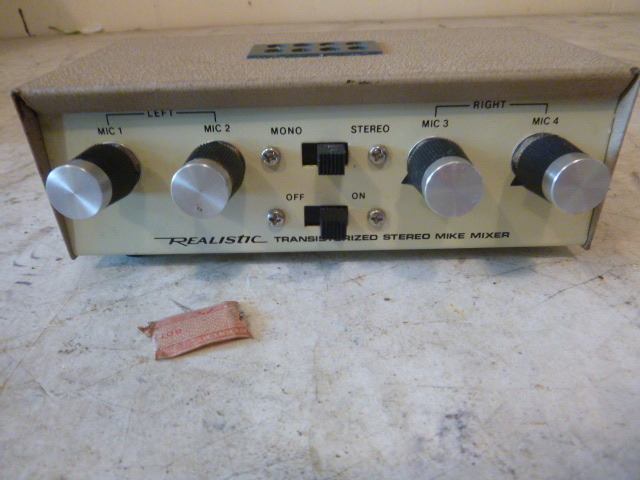 lot 30 image: Realistic Transistorized Stereo Mike Mixer