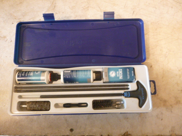lot 31 image: Gunslick Gun Cleaning Kit