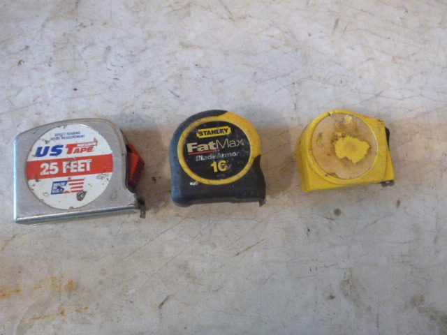 lot 35 image: 3 Tape Measures