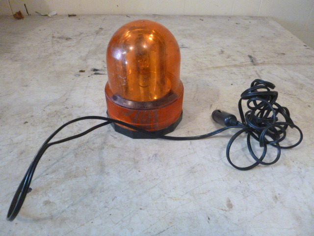 lot 40 image: Amber Magnetic Light