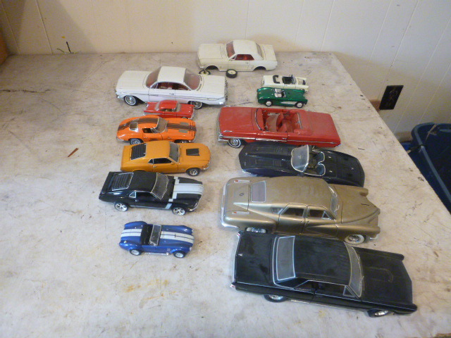 lot 64 image: 13 Toy Cars
