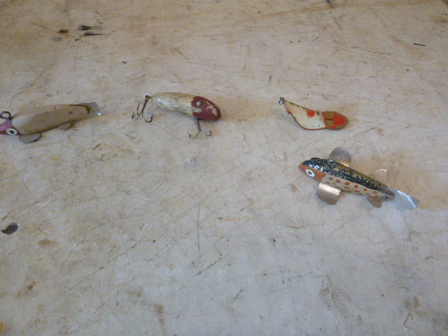 lot 75 image: Vintage Lures and Decoys