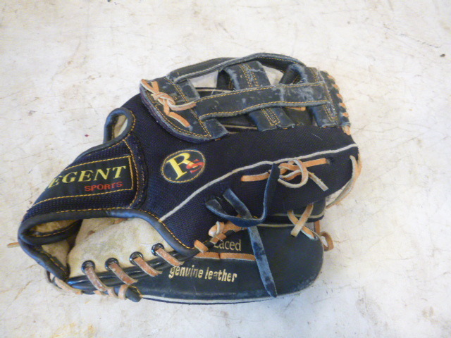 lot 97 image: Regent Baseball Glove