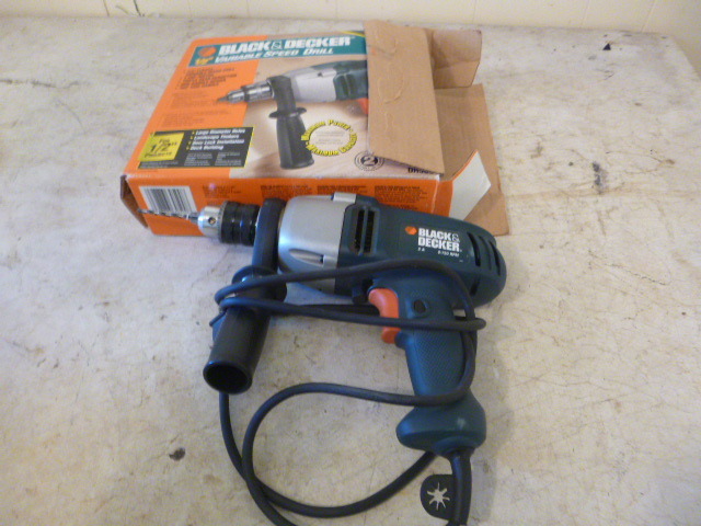 lot 107 image: Black & Decker 12 Drill