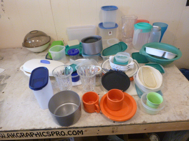lot 114 image: Miscellaneous Kitchenware