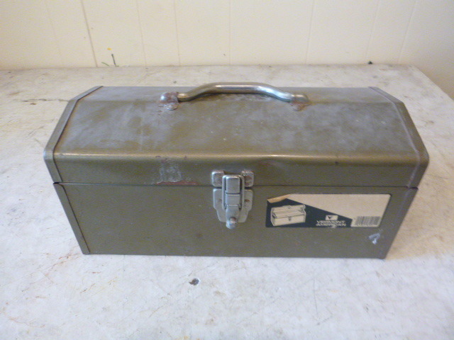 lot 134 image: Metal Toolbox