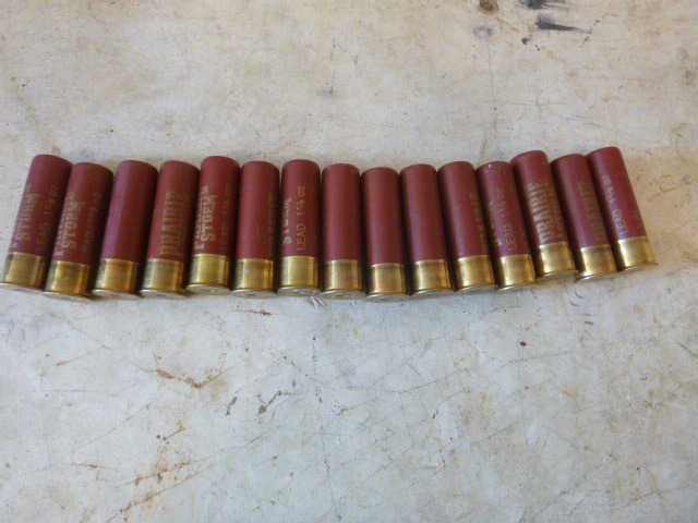 lot 136 image: 15 - 12 Gauge Shotgun Shells