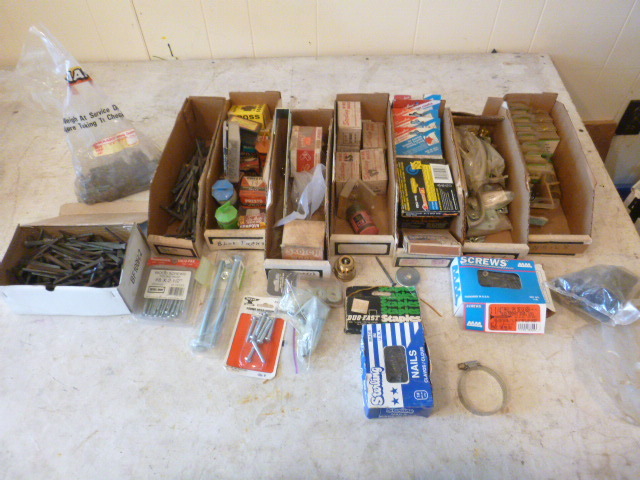 lot 172 image: Miscellaneous Hardware