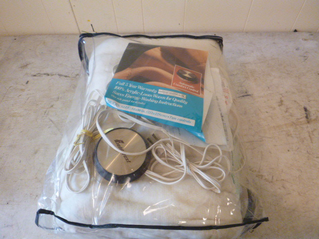 lot 178 image: Fieldcrest Heating Blanket