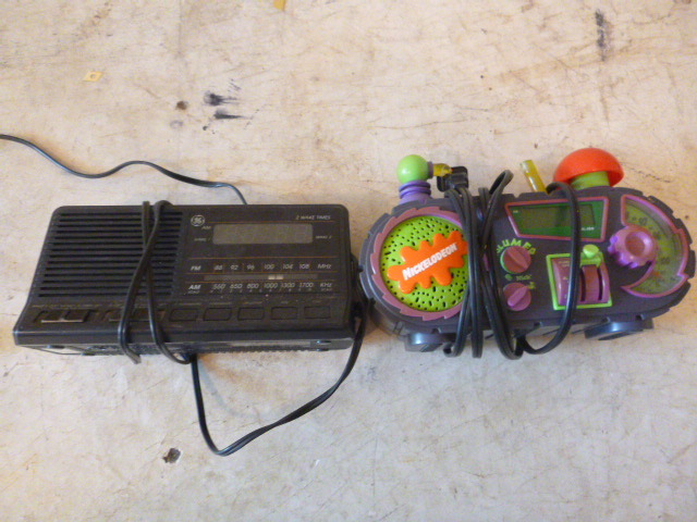 lot 196 image: 2 Clock Radios