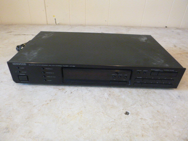 lot 199 image: Kenwood Quartz Synthesizer AMFM Stereo Tuner