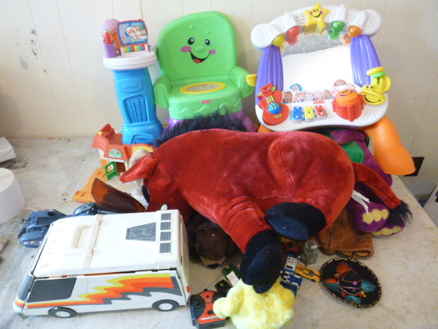 lot 200 image: Miscellaneous Toys