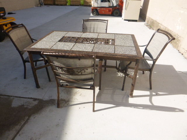 lot 2 image: Patio Set