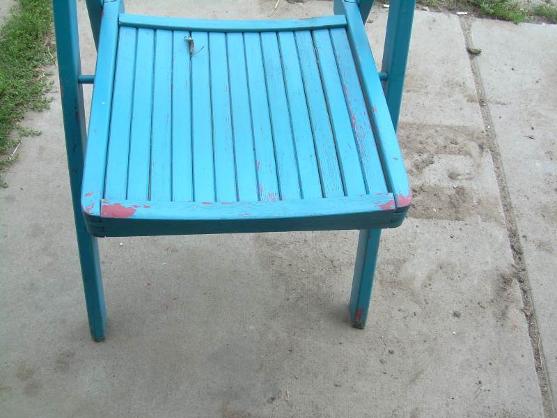 vintage wooden lawn chair