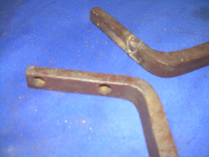 2 vintage iron brackets