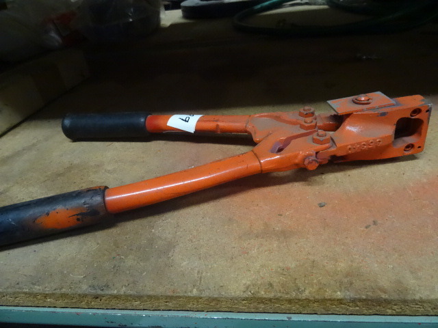 Hand Knotcher