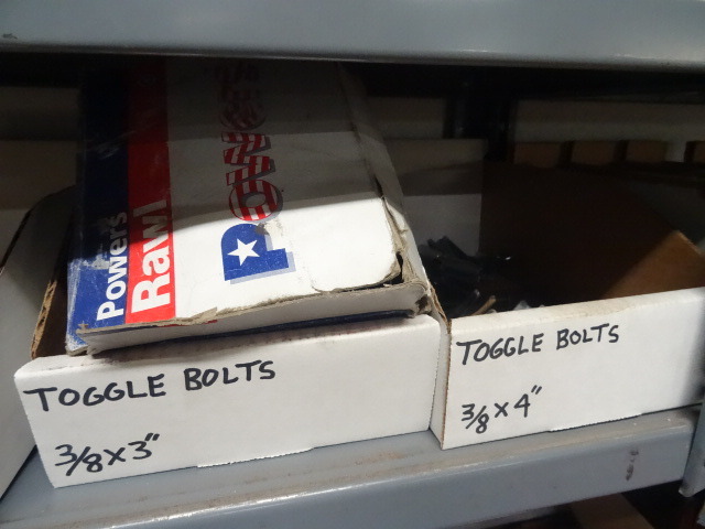 Toggle Bolts