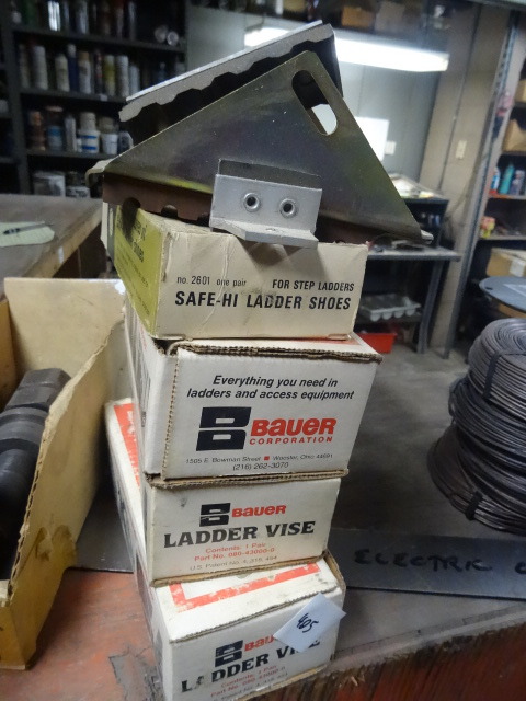 Ladder vises