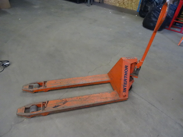 Pallet jack