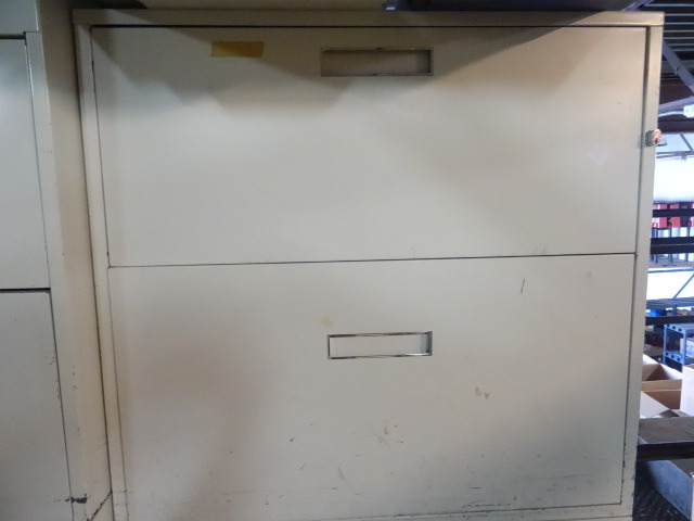 Lateral file