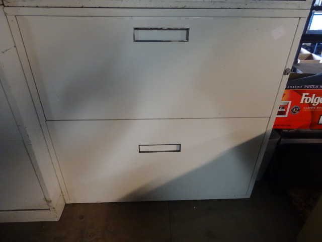 Lateral file