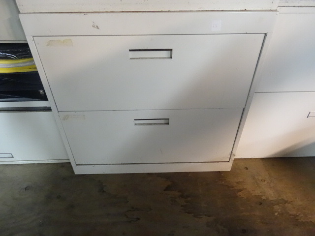 Lateral file