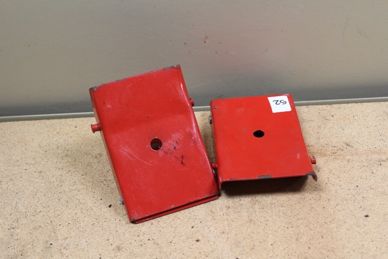lot 52 image: Brackets