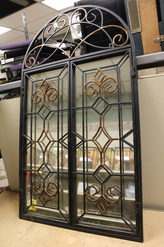 lot 88 image: Mirror Wall Hanging