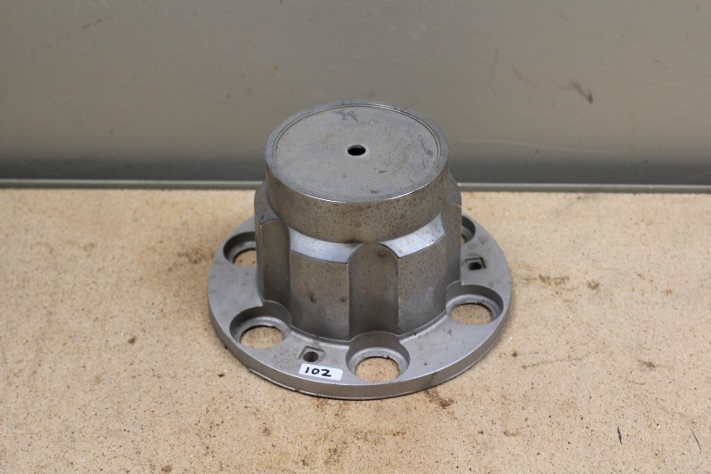 lot 102 image: Chevy Truck Center Cap