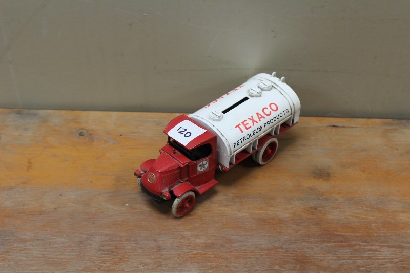 lot 120 image: ERTL 1926 Mack Bull Dog Replica