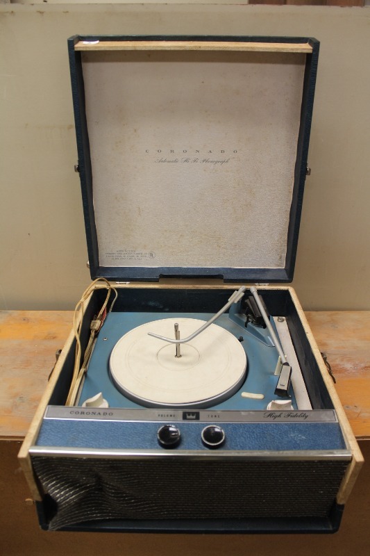 lot 140 image: Vintage Coronado Turn Table