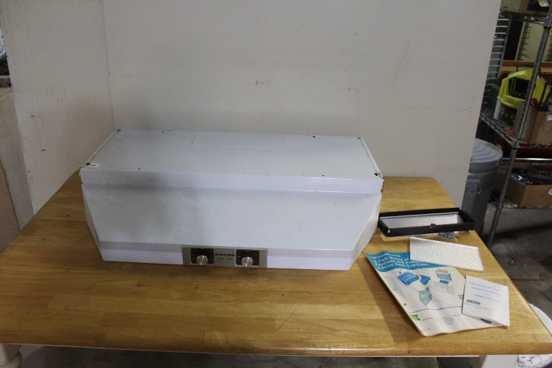 lot 200 image: Broan Above Stove Exhaust Fan
